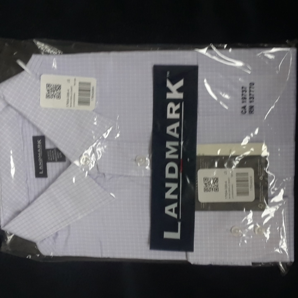 MENS DRESS SHIRT.  LARGE.